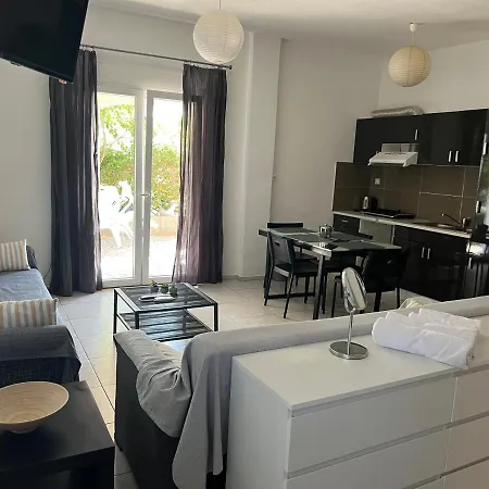 Alexandros Apartment *