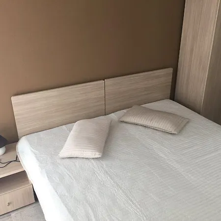 Alexandros Apartamento *