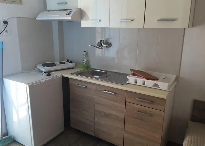 Alexandros Apartment *